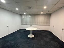 North Bridge Centre (D7), Office #617577471